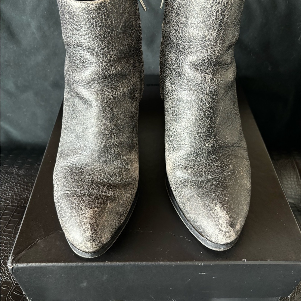 Super unique Gabi booties - Picture 3 of 5